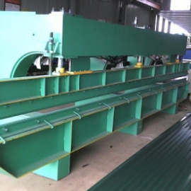 MÁY CHẤN MÁNG XỐI